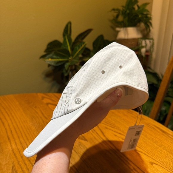 Lululemon Drawcord Hiking Cap Size S/M NWT - Picture 4 of 10